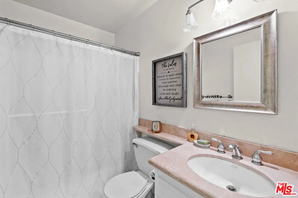 15615 Crestview Lane #82 Granada Hills, CA 91344