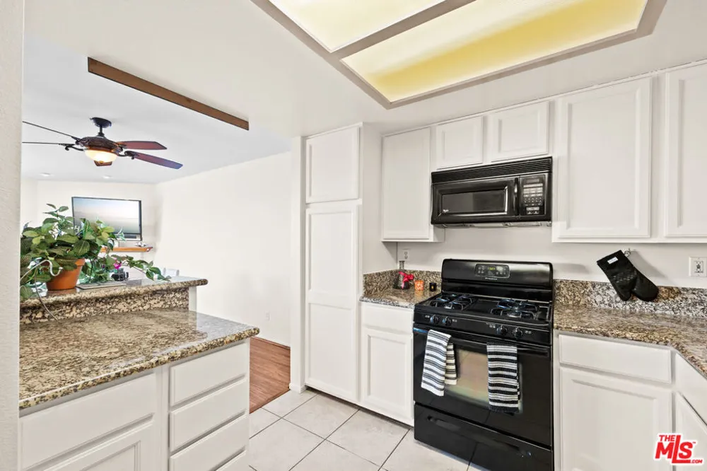 15615 Crestview Lane #82 Granada Hills, CA 91344