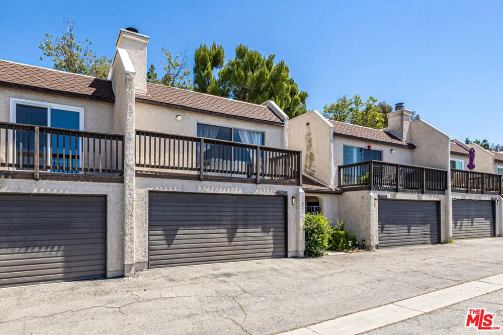 15615 Crestview Lane #82 Granada Hills, CA 91344