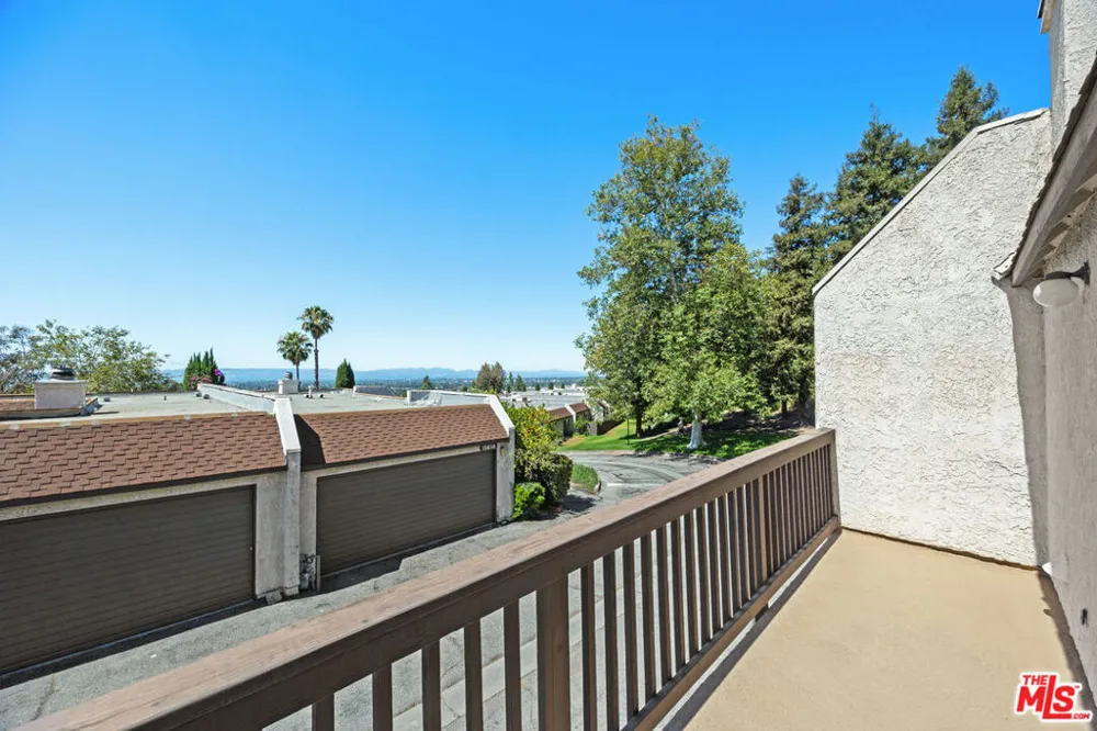 15615 Crestview Lane #82 Granada Hills, CA 91344