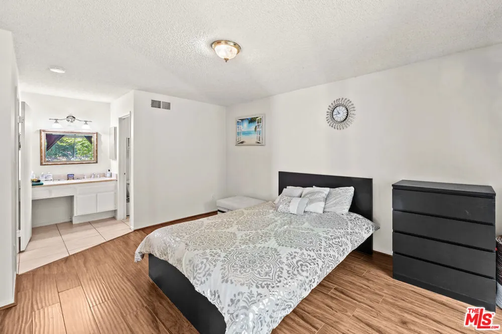 15615 Crestview Lane #82 Granada Hills, CA 91344
