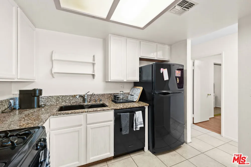 15615 Crestview Lane #82 Granada Hills, CA 91344