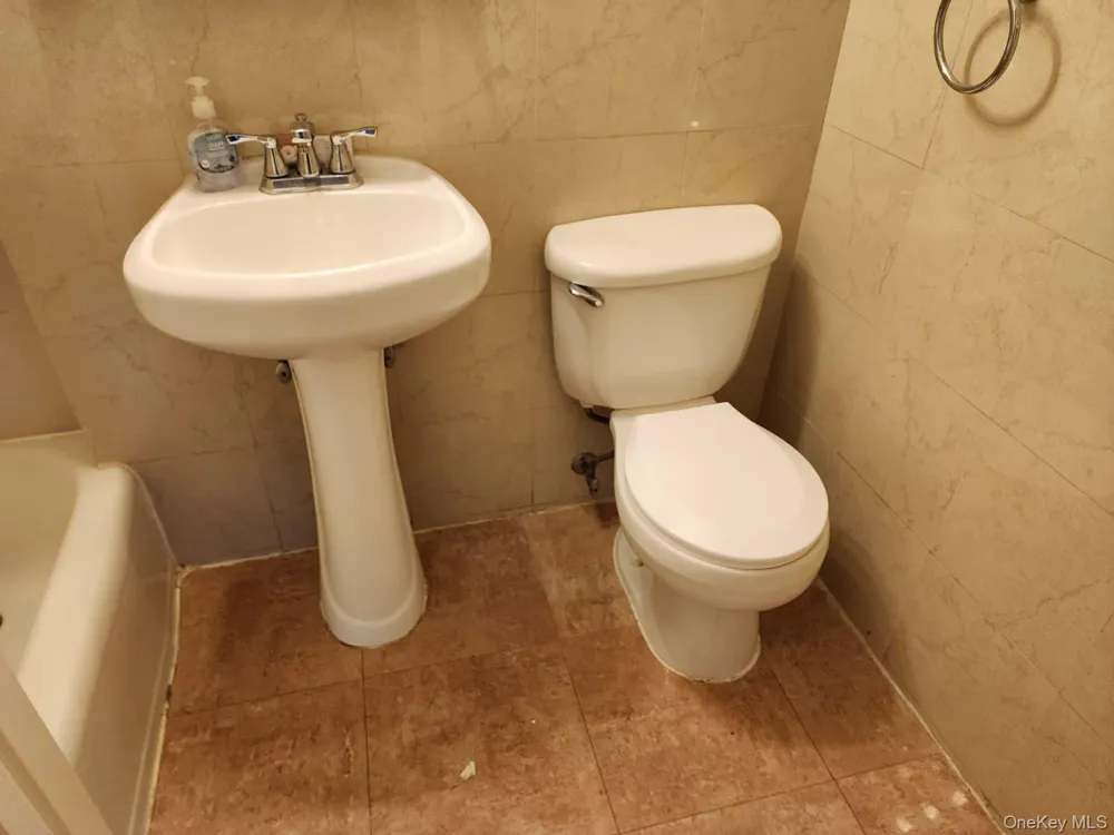 61-45 98th Street #4B Rego Park, NY 11374