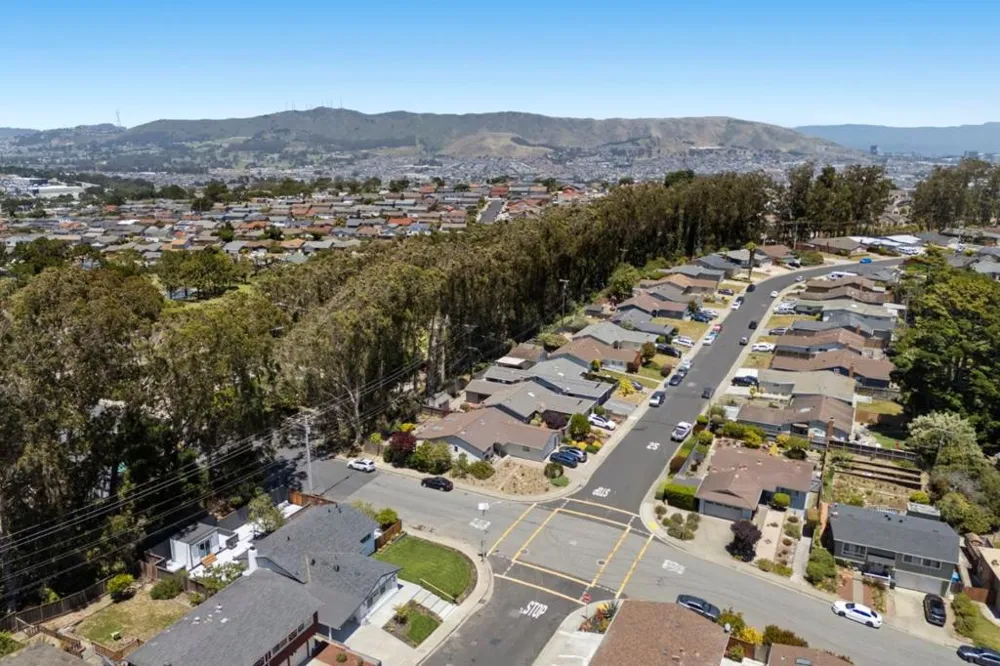 2600 Evergreen Drive San Bruno, CA 94066