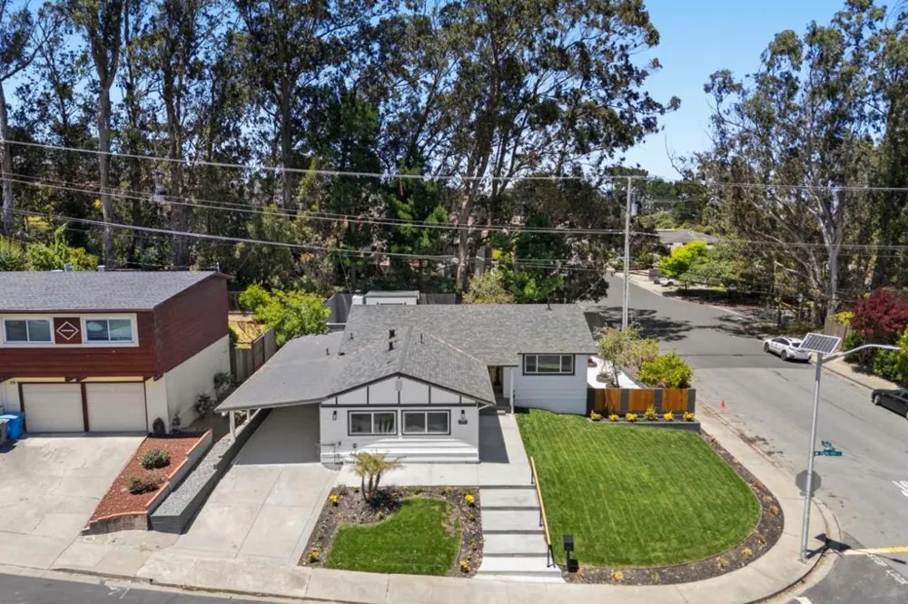 2600 Evergreen Drive San Bruno, CA 94066
