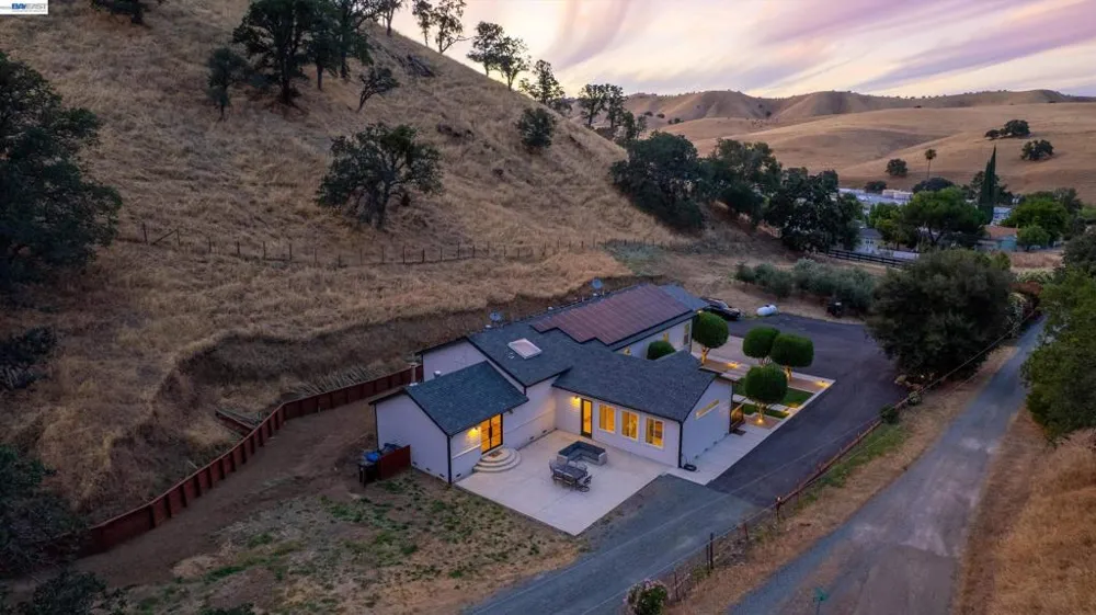 16800 Marsh Creek Rd Clayton, CA 94517