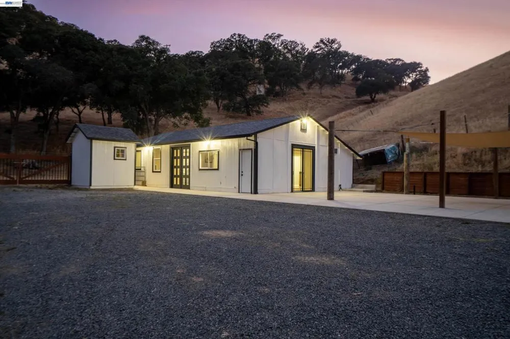 16800 Marsh Creek Rd Clayton, CA 94517
