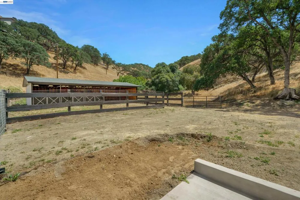 16800 Marsh Creek Rd Clayton, CA 94517