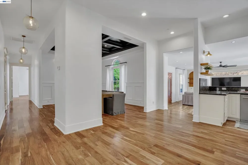 16800 Marsh Creek Rd Clayton, CA 94517