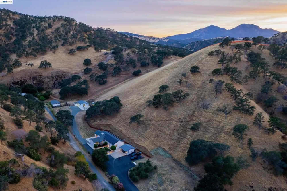 16800 Marsh Creek Rd Clayton, CA 94517