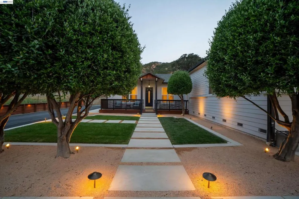 16800 Marsh Creek Rd Clayton, CA 94517