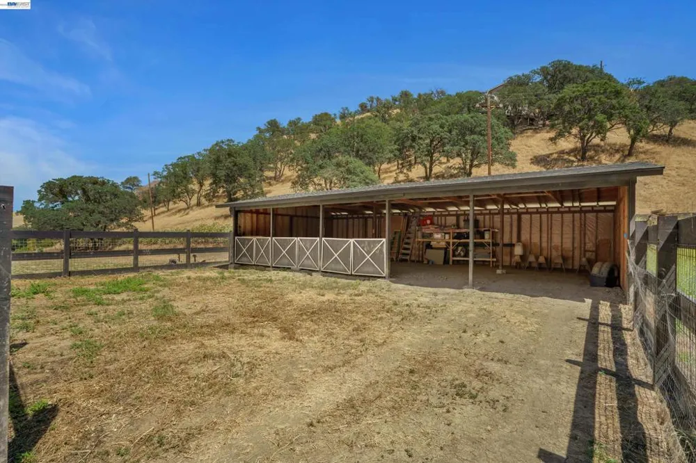 16800 Marsh Creek Rd Clayton, CA 94517