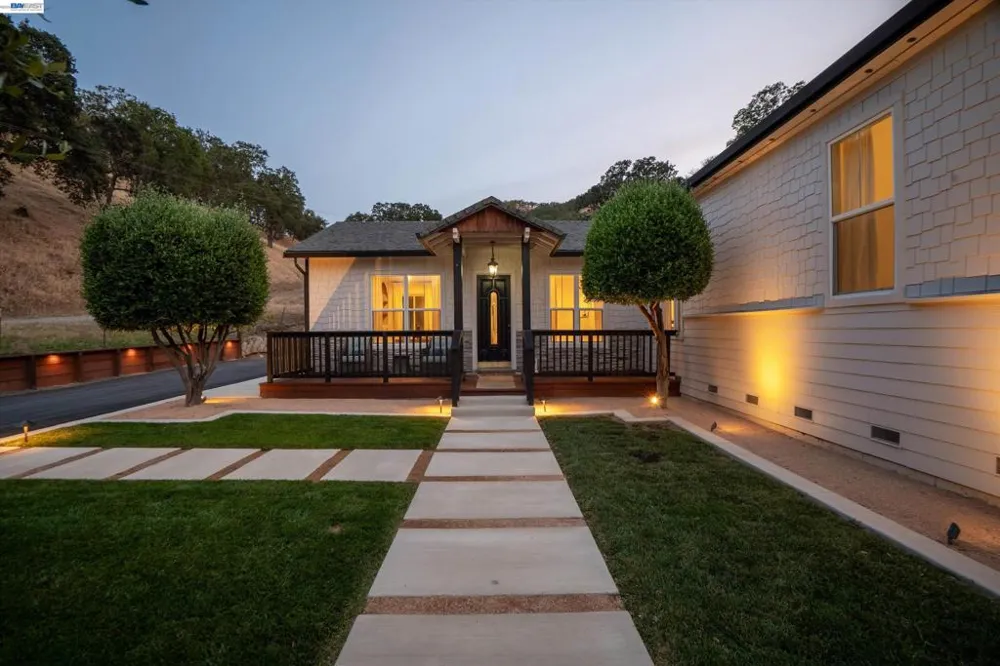 16800 Marsh Creek Rd Clayton, CA 94517