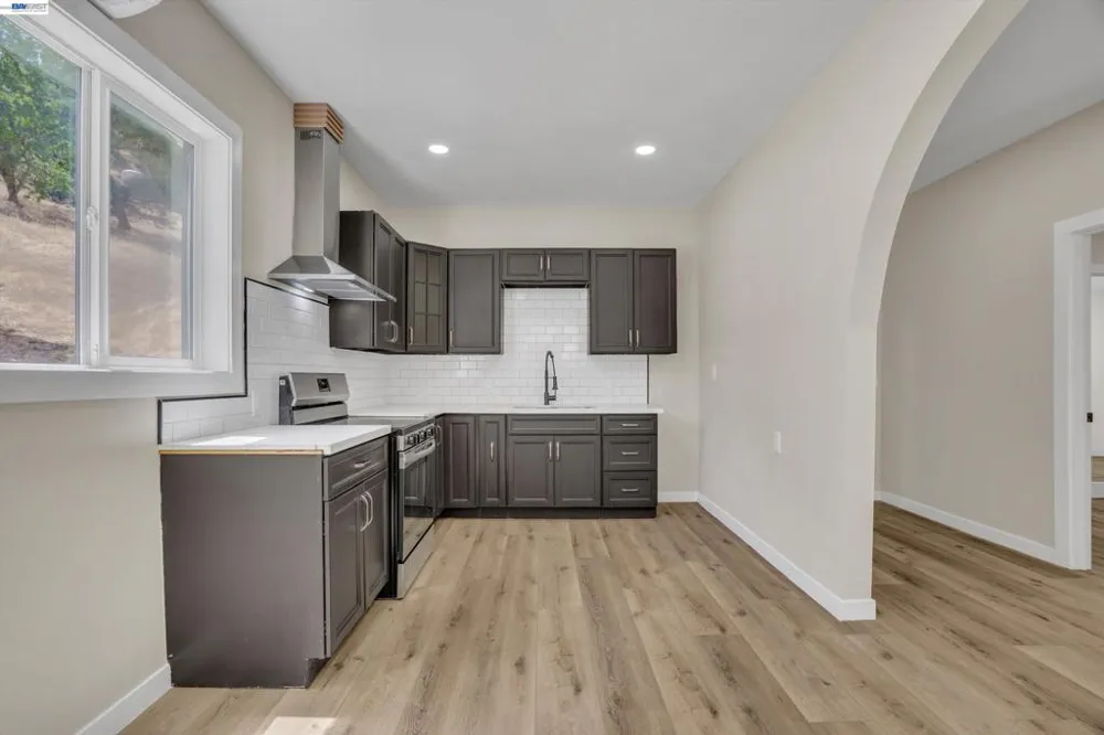 16800 Marsh Creek Rd Clayton, CA 94517