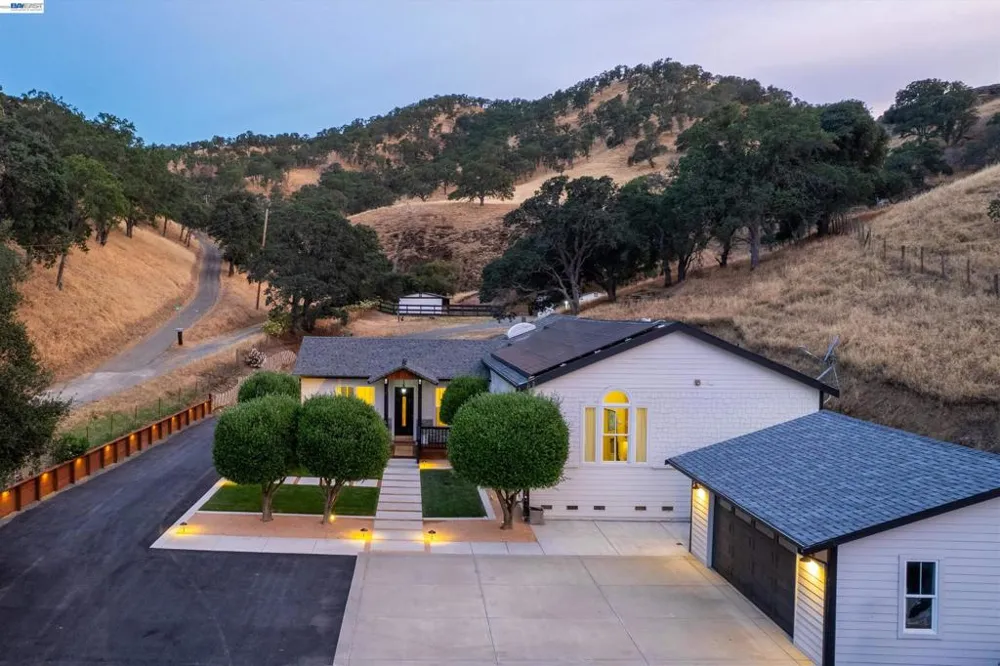 16800 Marsh Creek Rd Clayton, CA 94517