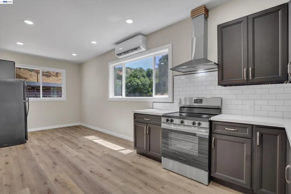 16800 Marsh Creek Rd Clayton, CA 94517