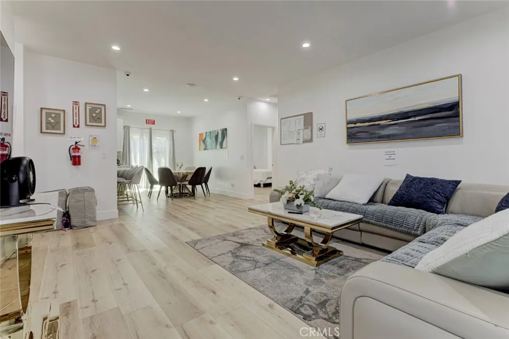 6206 Camellia North Hollywood, CA 91606