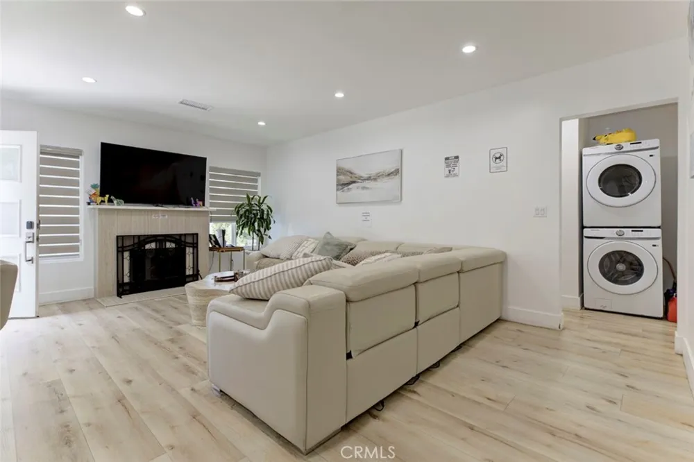 6206 Camellia North Hollywood, CA 91606