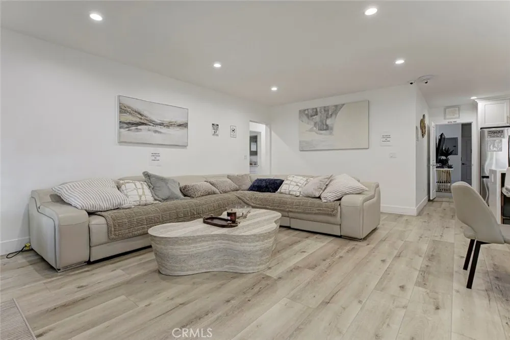 6206 Camellia North Hollywood, CA 91606