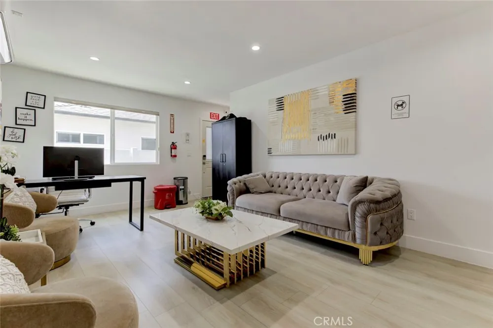 6206 Camellia North Hollywood, CA 91606