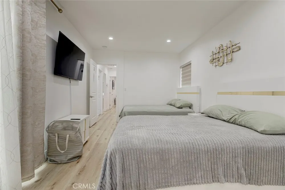 6206 Camellia North Hollywood, CA 91606