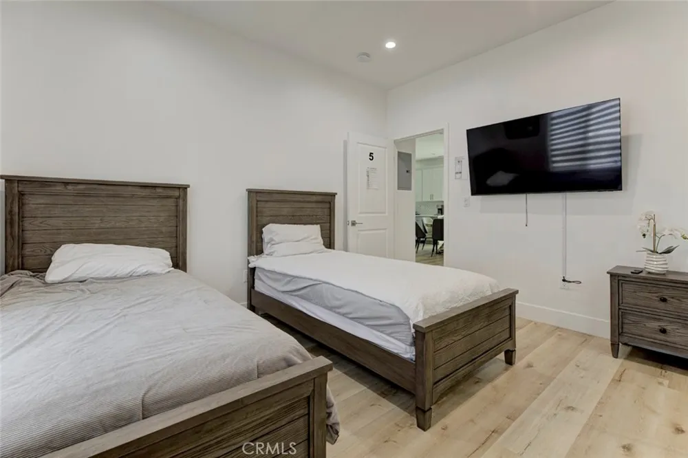 6206 Camellia North Hollywood, CA 91606
