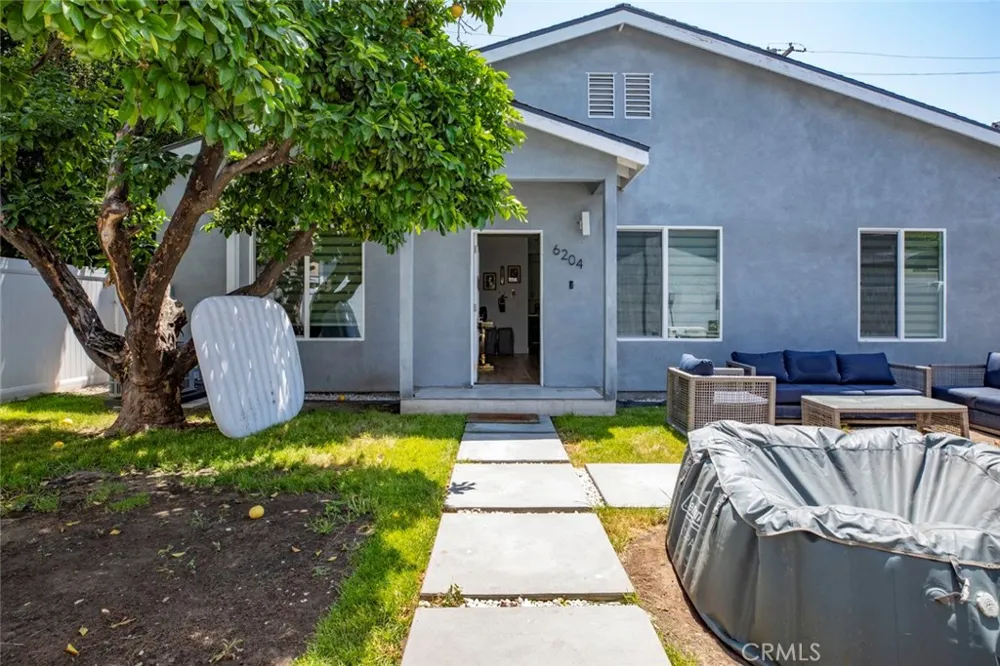 6206 Camellia North Hollywood, CA 91606