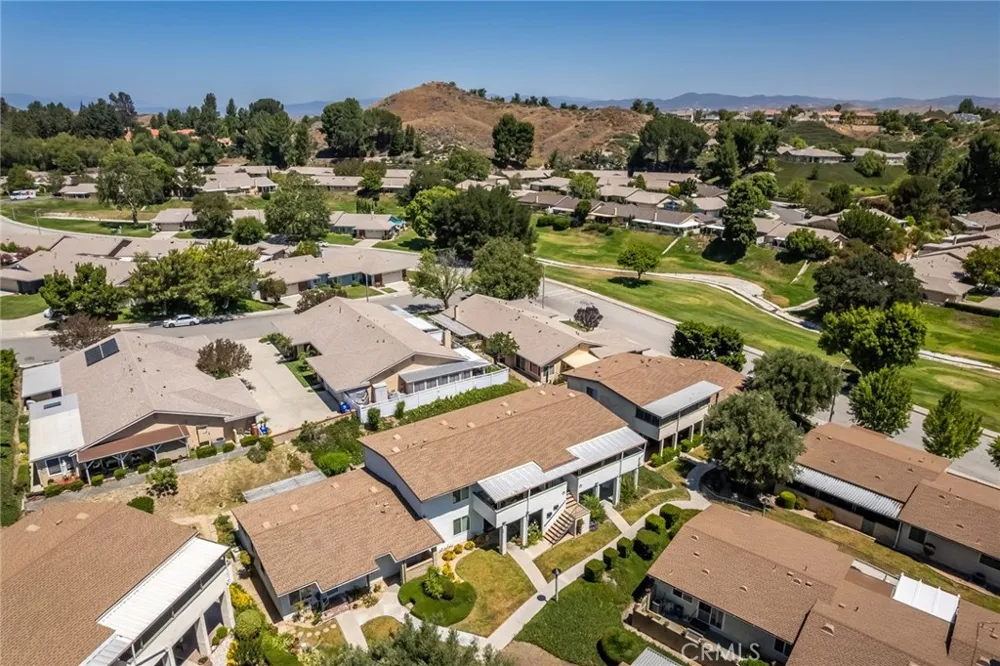 19716 Avenue Of The Oaks Newhall, CA 91321