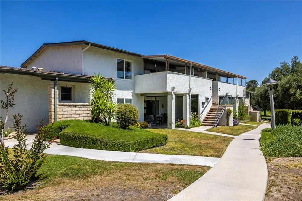 19716 Avenue Of The Oaks Newhall, CA 91321