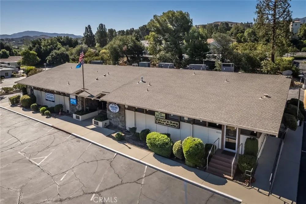 19716 Avenue Of The Oaks Newhall, CA 91321