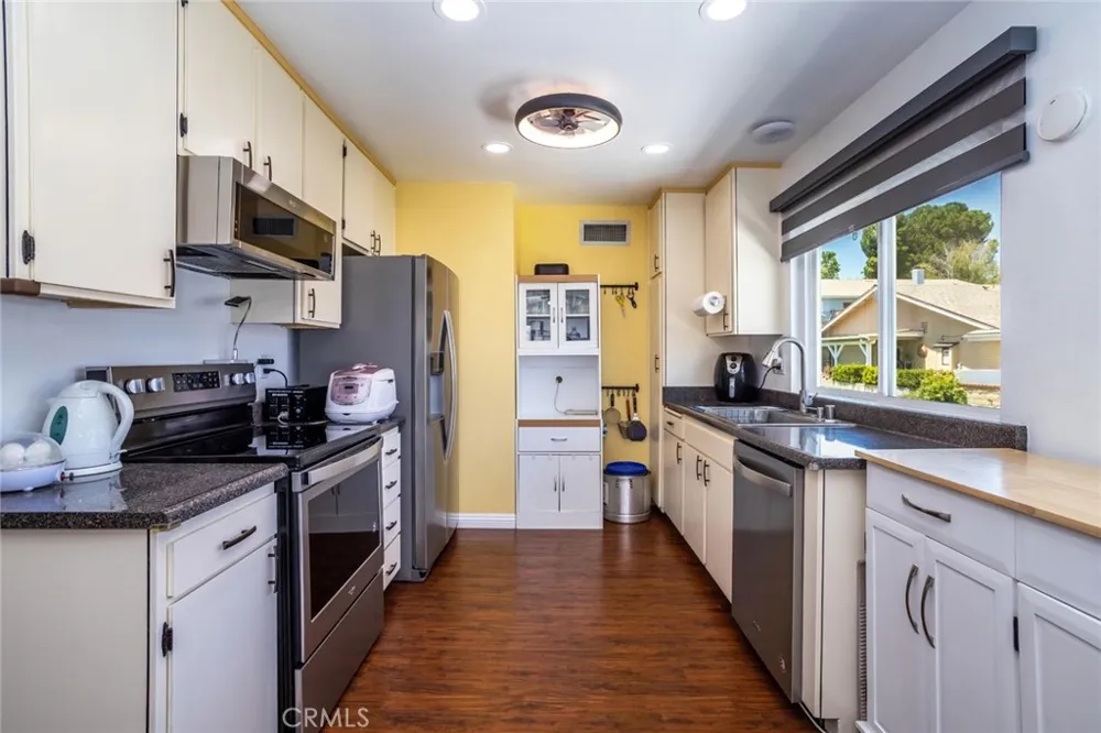19716 Avenue Of The Oaks Newhall, CA 91321