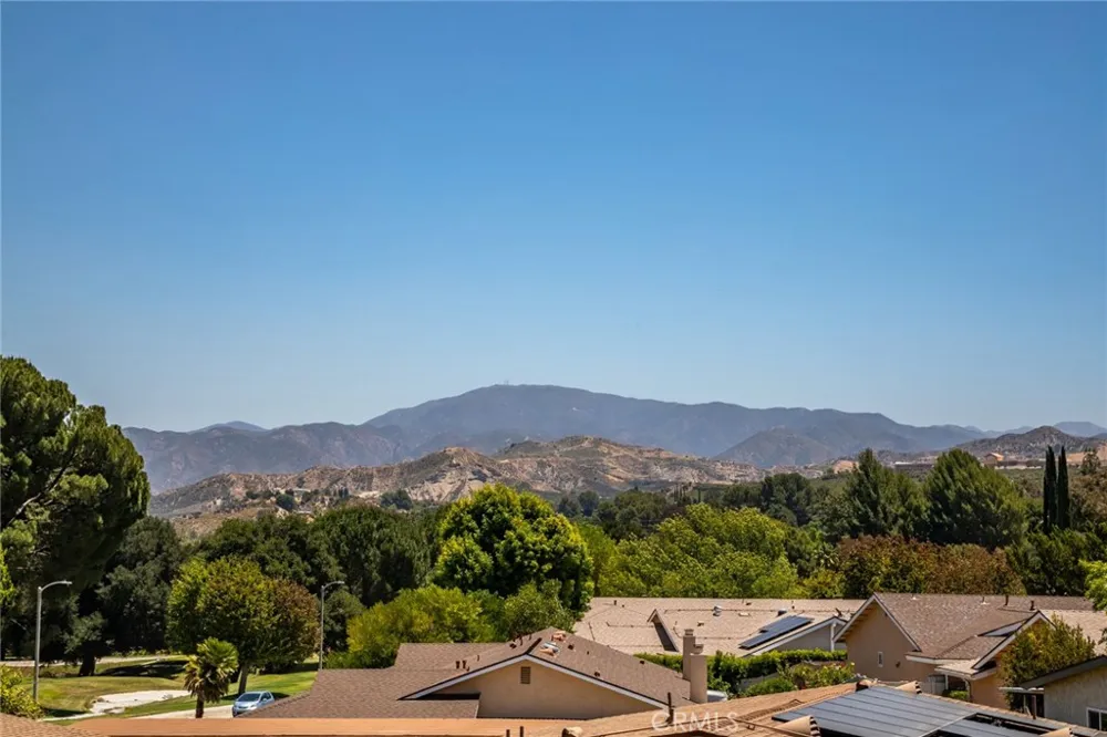 19716 Avenue Of The Oaks Newhall, CA 91321