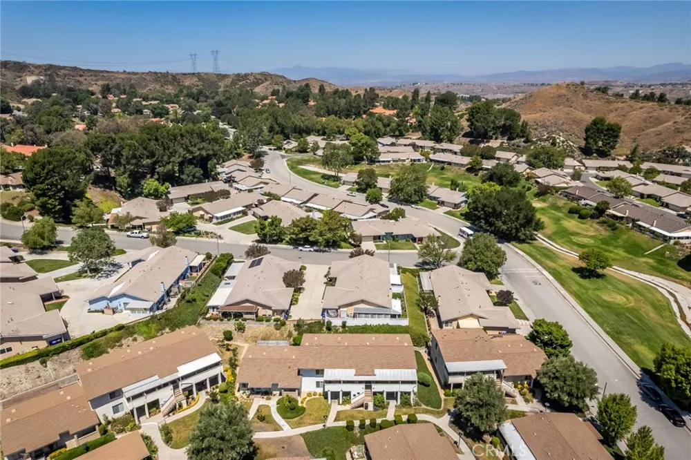 19716 Avenue Of The Oaks Newhall, CA 91321