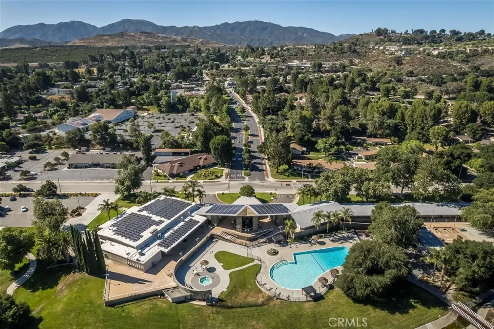 19716 Avenue Of The Oaks Newhall, CA 91321