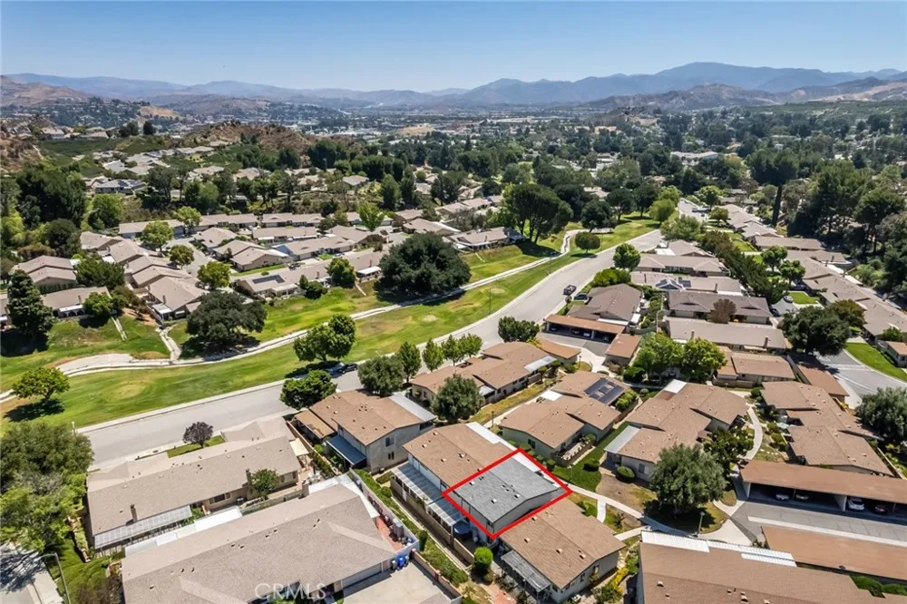 19716 Avenue Of The Oaks Newhall, CA 91321