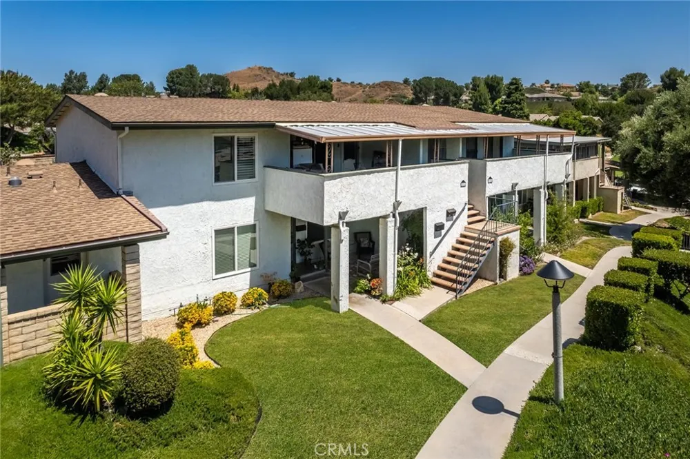 19716 Avenue Of The Oaks Newhall, CA 91321