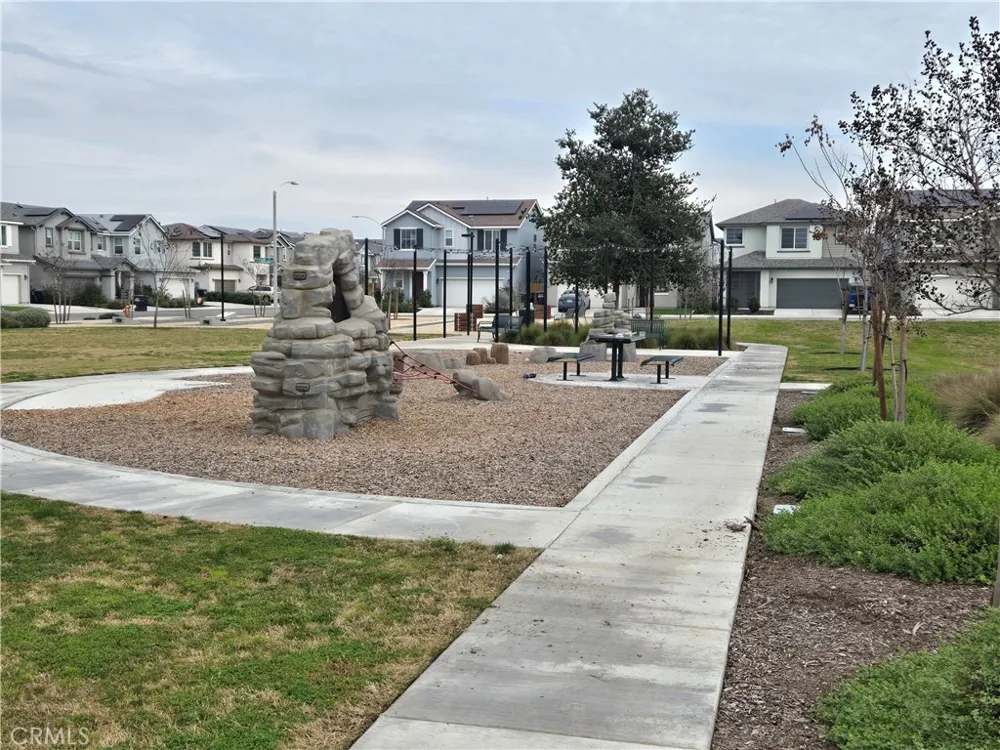 3021 Sowell Street Visalia, CA 93291