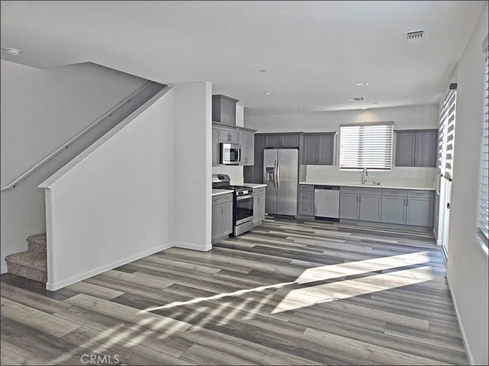 3021 Sowell Street Visalia, CA 93291