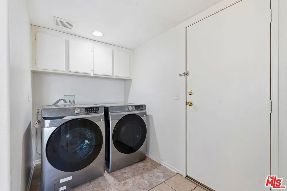 1050 Harbor Heights Drive #C Harbor City, CA 90710