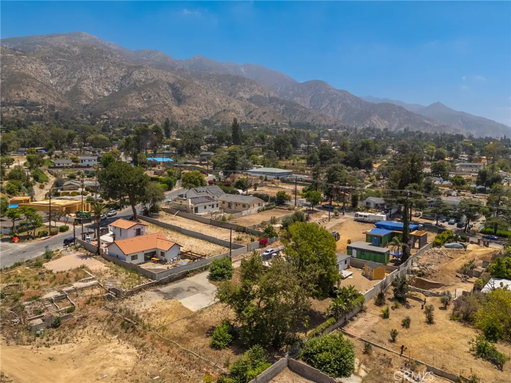 3383 Glenrose Avenue Altadena, CA 91001