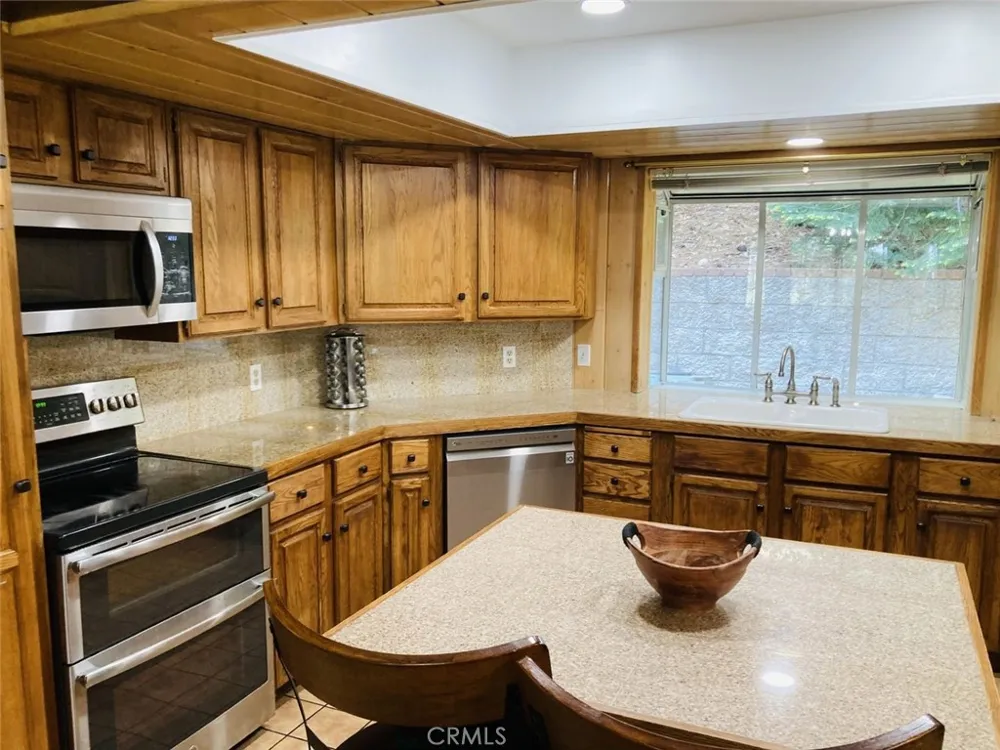 264 Fairway Lake Arrowhead, CA 92352