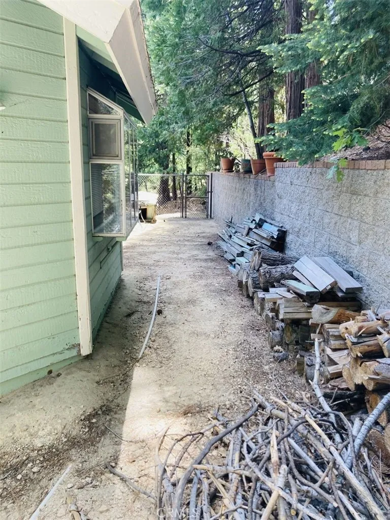 264 Fairway Lake Arrowhead, CA 92352