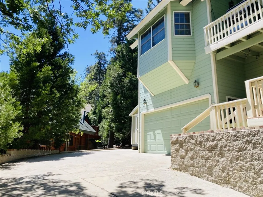 264 Fairway Lake Arrowhead, CA 92352