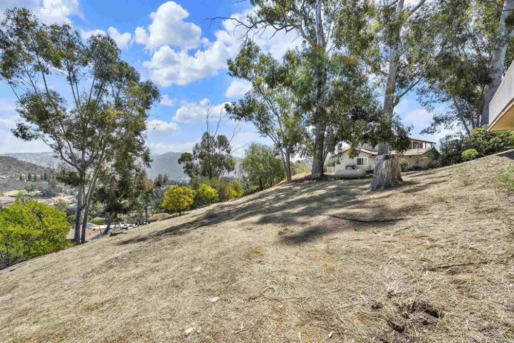 11941 Rocoso Road Lakeside, CA 92040