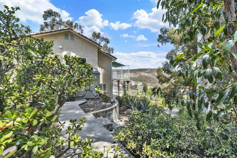 11941 Rocoso Road Lakeside, CA 92040