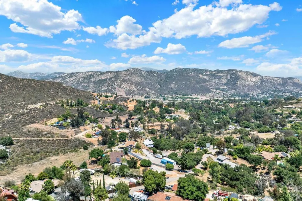 11941 Rocoso Road Lakeside, CA 92040