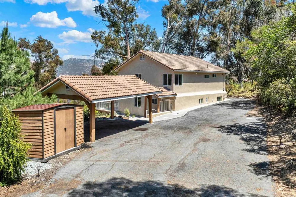 11941 Rocoso Road Lakeside, CA 92040