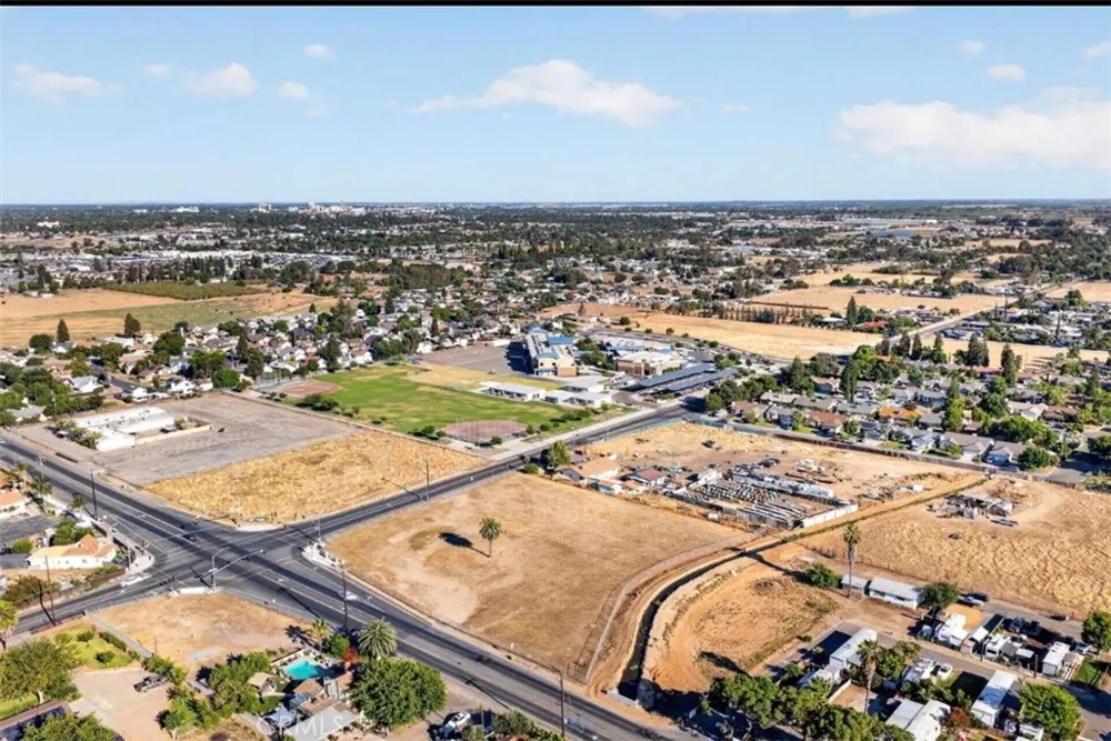 3433 W Clinton Avenue Fresno, CA 93722