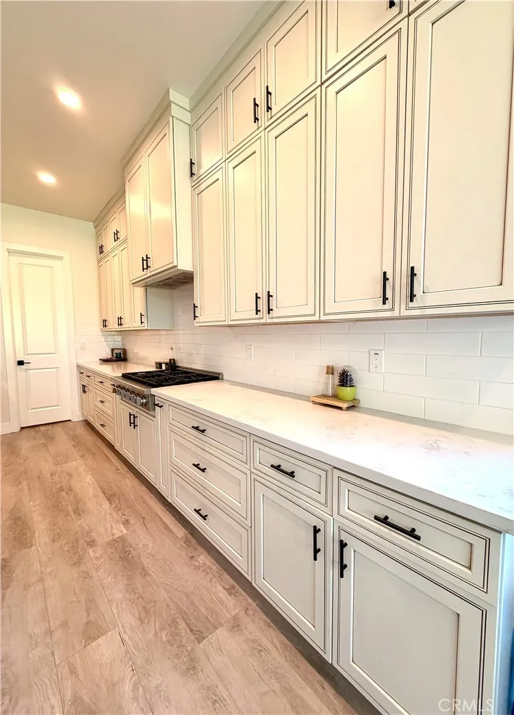 6639 Creekside Paradise, CA 95969
