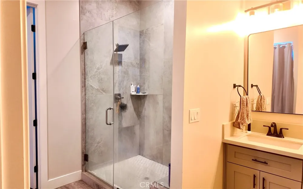 6639 Creekside Paradise, CA 95969